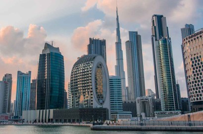 "Demand Surges: Dubai's Commercial Property Market Thrives in Q3 2023"