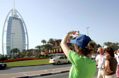"Ultra-Rich Russian and Chinese Investors Flock to Dubai Luxury Real Estate"